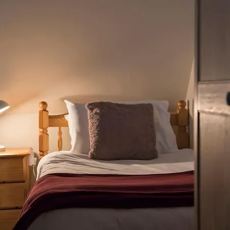 Charlie'S Cottage With Alpacas And 7Mins Drive To Alton Towers Denstone Exterior photo