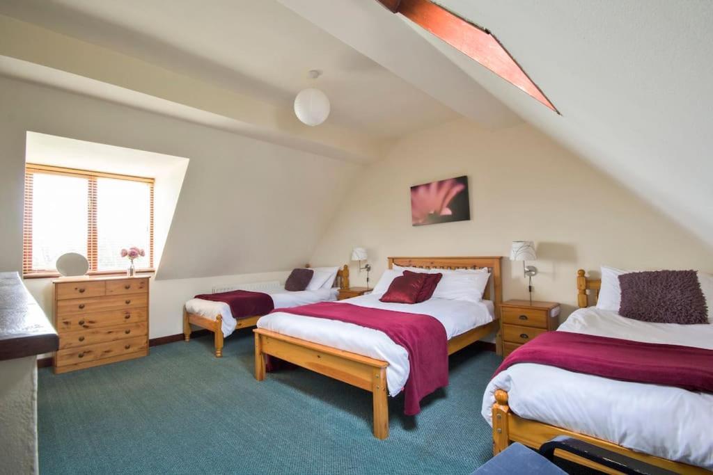 Holiday home Charlie's With Alpacas And 7mins Drive To Alton Towers *